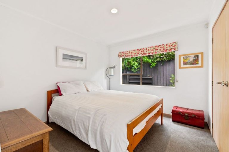 Photo of property in 1/1 Flavia Close, Torbay, Auckland, 0630