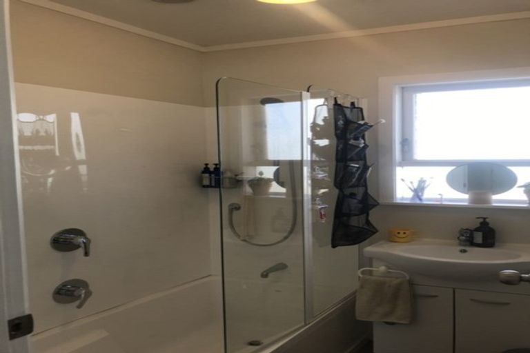 Photo of property in 42 Lingfield Street, Glenfield, Auckland, 0629