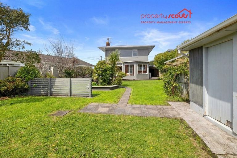 Photo of property in 14 Barrett Street, Westown, New Plymouth, 4310