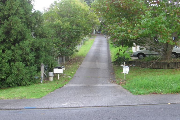 Photo of property in 10 Glenbervie Crescent, Massey, Auckland, 0614