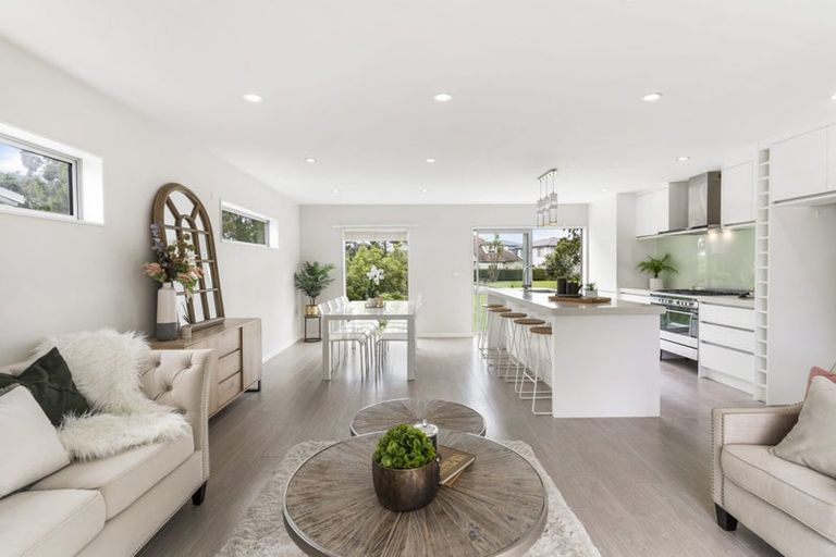 Photo of property in 17 Richard Avenue, Bucklands Beach, Auckland, 2014