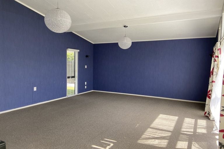 Photo of property in 16 Hilton Grove, Kelvin Grove, Palmerston North, 4414