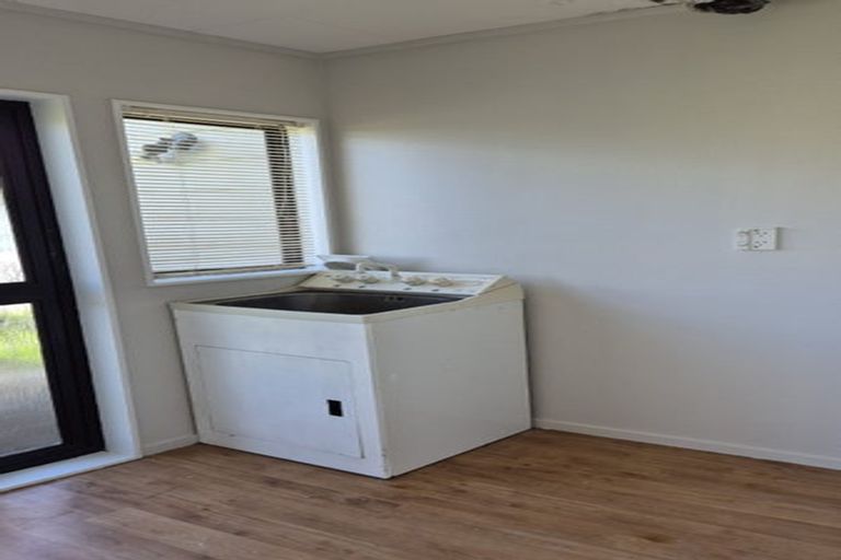 Photo of property in 60 Guadeloupe Crescent, Grenada Village, Wellington, 6037
