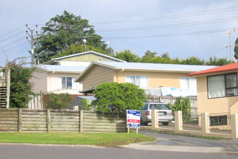 Photo of property in 1/45 Lilburn Crescent, Massey, Auckland, 0614