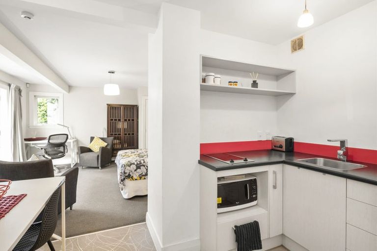 Photo of property in 15 Easdale Street, Kelburn, Wellington, 6012