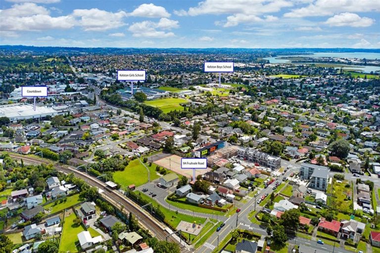 Photo of property in 9a Fruitvale Road, New Lynn, Auckland, 0600