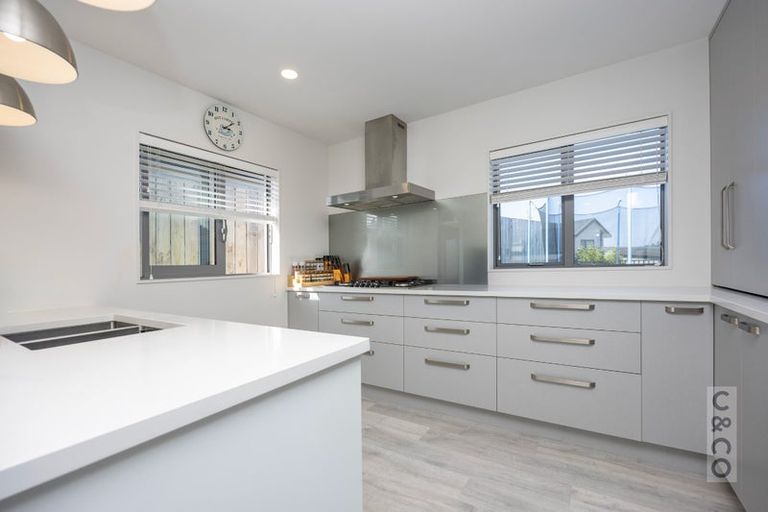 Photo of property in 54 Vinistra Road, Kumeu, 0810