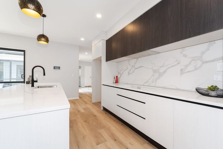 Photo of property in 4 Maraeariki Avenue, Orewa, 0931