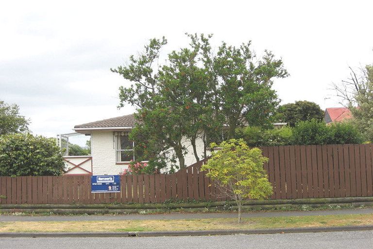 Photo of property in 6 Heathglen Avenue, Parklands, Christchurch, 8083