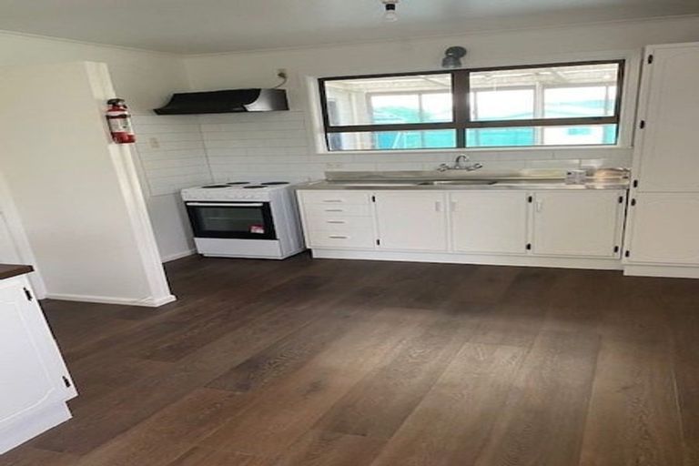 Photo of property in 17 Flanders Avenue, Onekawa, Napier, 4110