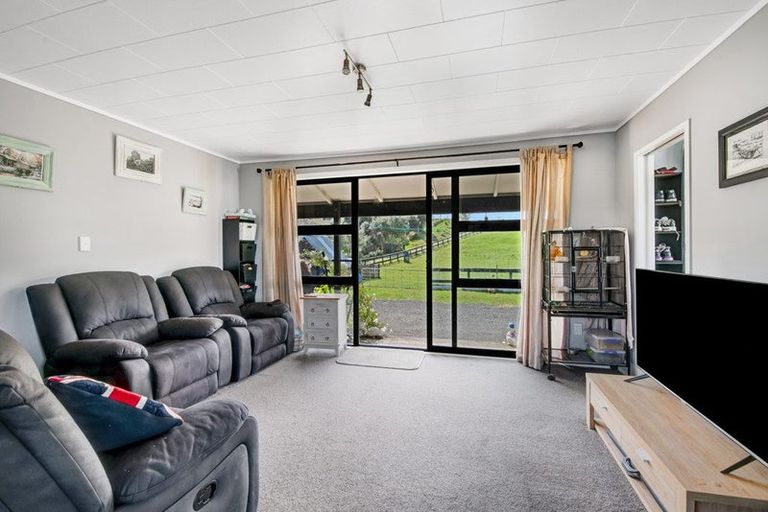 Photo of property in 211 Wilson Road, South Head, Helensville, 0874