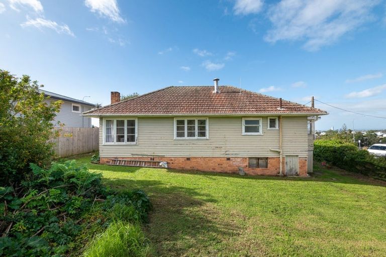 Photo of property in 518 Glenfield Road, Bayview, Auckland, 0629