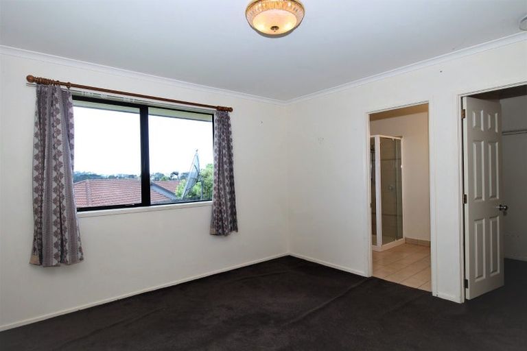 Photo of property in 39 Black Teal Close, Unsworth Heights, Auckland, 0632