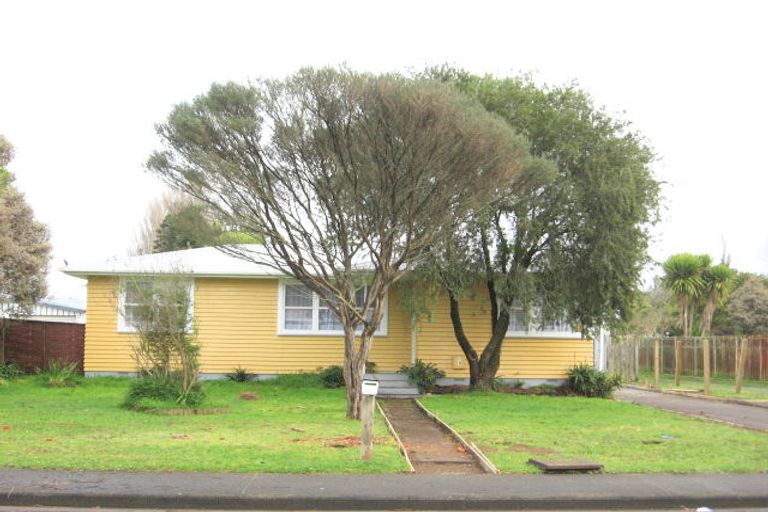 Photo of property in 13 Harper Street, Papakura, 2110