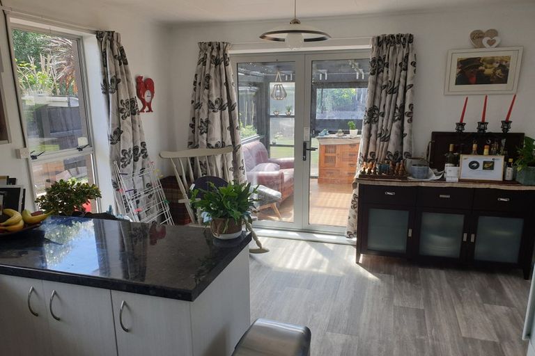 Photo of property in 56f1- Mary Crescent, Elderslea, Upper Hutt, 5018