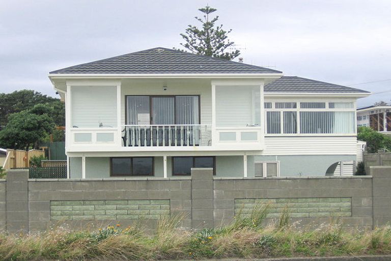 Photo of property in 65 Marine Parade, Paraparaumu Beach, Paraparaumu, 5032