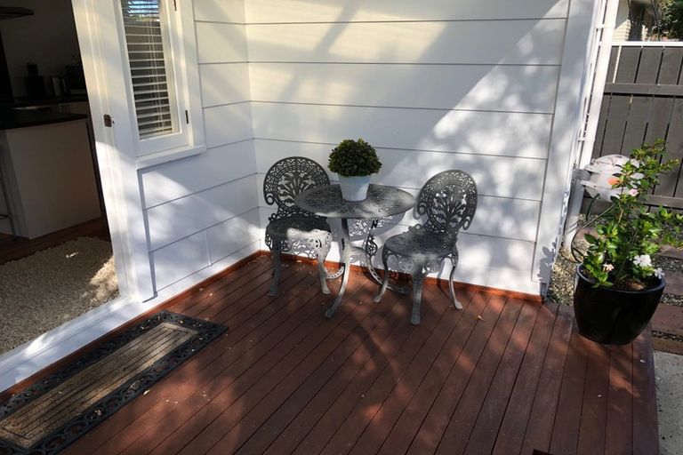 Photo of property in 25 Falkirk Avenue, Seatoun, Wellington, 6022