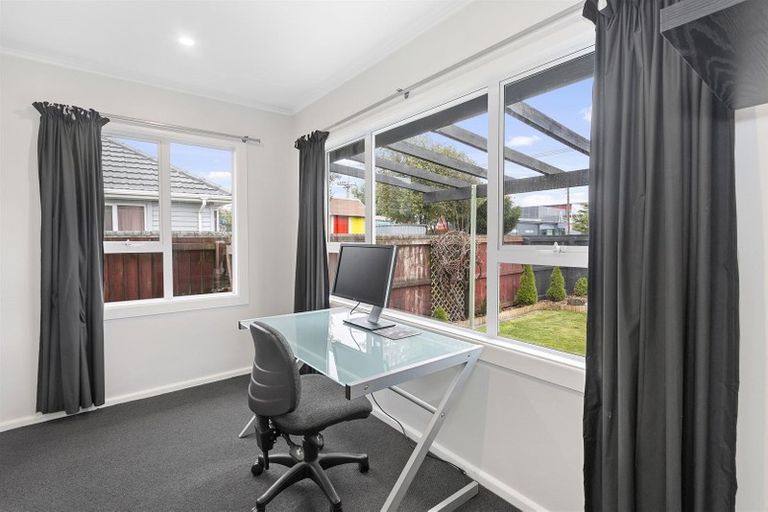 Photo of property in 294 Travis Road, New Brighton, Christchurch, 8083