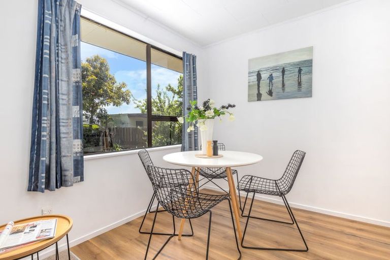 Photo of property in 20 Linwood Drive, Paraparaumu, 5032