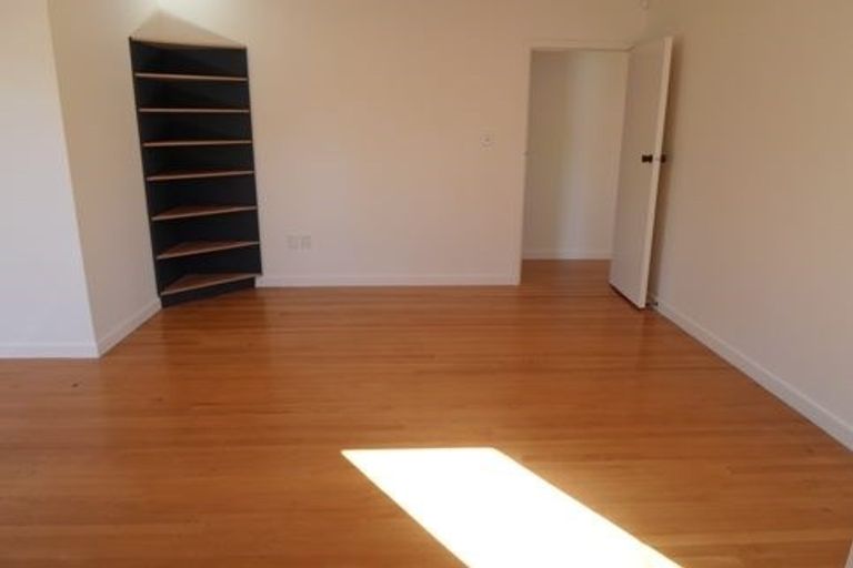 Photo of property in 38 Lyttelton Avenue, Forrest Hill, Auckland, 0620