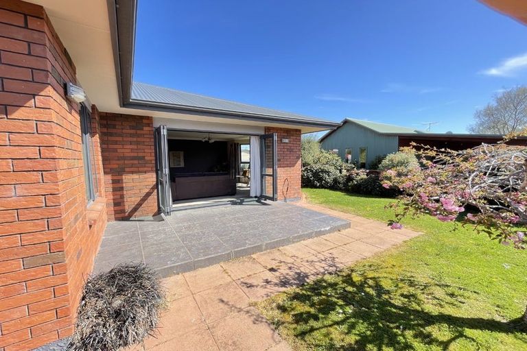 Photo of property in 6 Queen Street, Winton, 9720