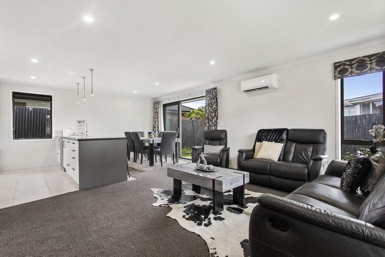 Photo of property in 17 Old Wairoa Road, Papakura, 2110