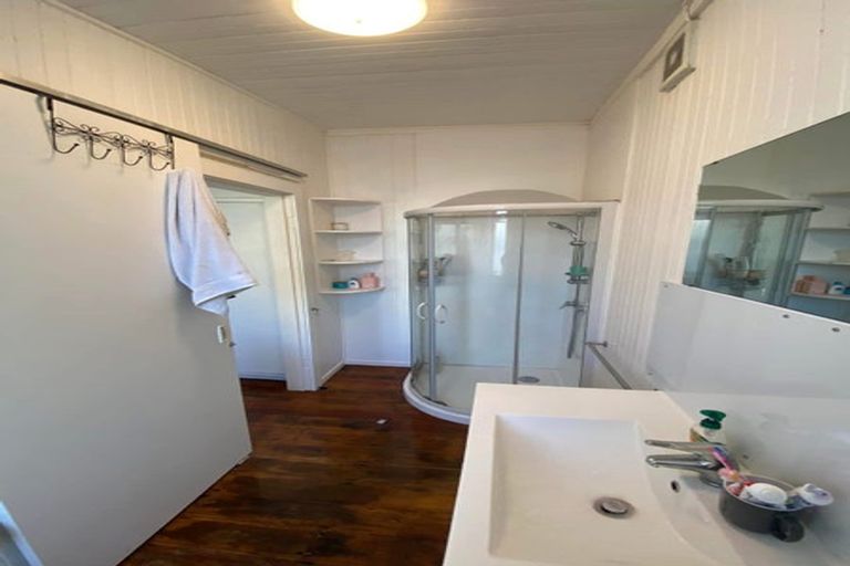 Photo of property in 5 Brown Street, Mount Cook, Wellington, 6021