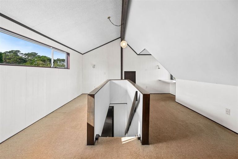 Photo of property in 19 Blundell Place, Chatswood, Auckland, 0626