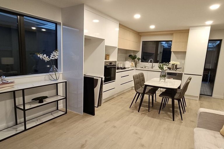 Photo of property in 20c Seine Road, Forrest Hill, Auckland, 0620