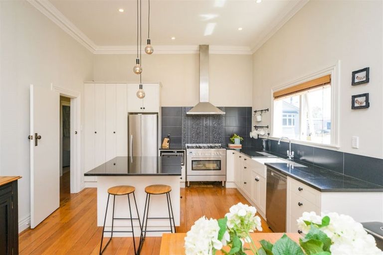 Photo of property in 17 Perrin Place, Kelvin Grove, Palmerston North, 4414