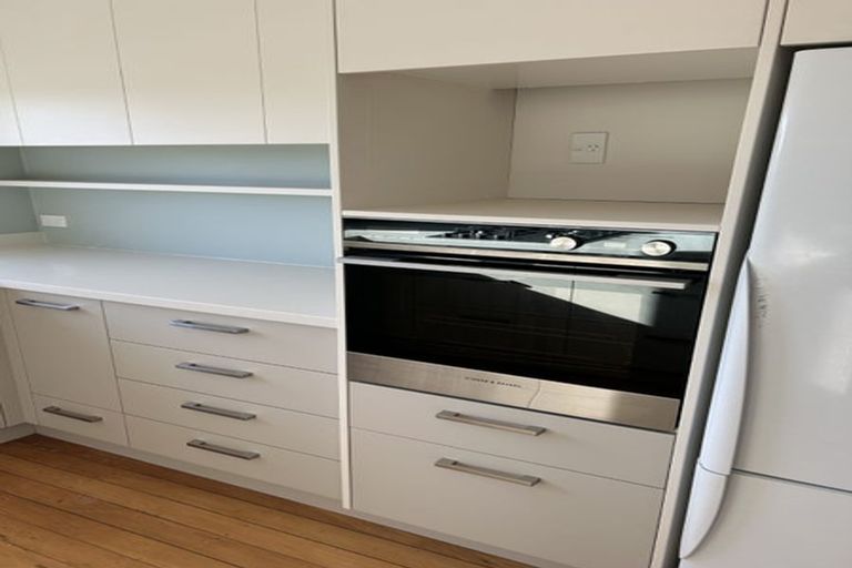 Photo of property in 1/5 Arran Road, Browns Bay, Auckland, 0630