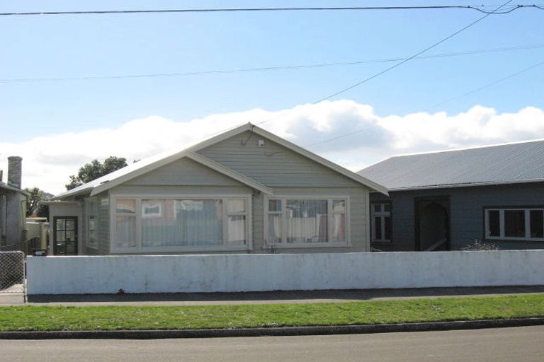 Photo of property in 27 Endeavour Street, Lyall Bay, Wellington, 6022