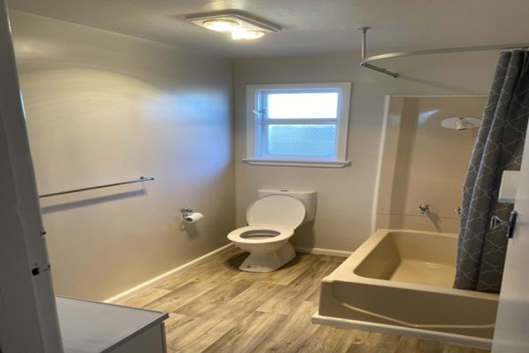 Photo of property in 3/163 Edgeware Road, Edgeware, Christchurch, 8013