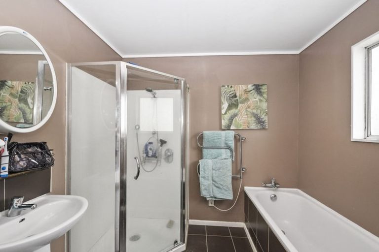 Photo of property in 30 Gallony Avenue, Massey, Auckland, 0614