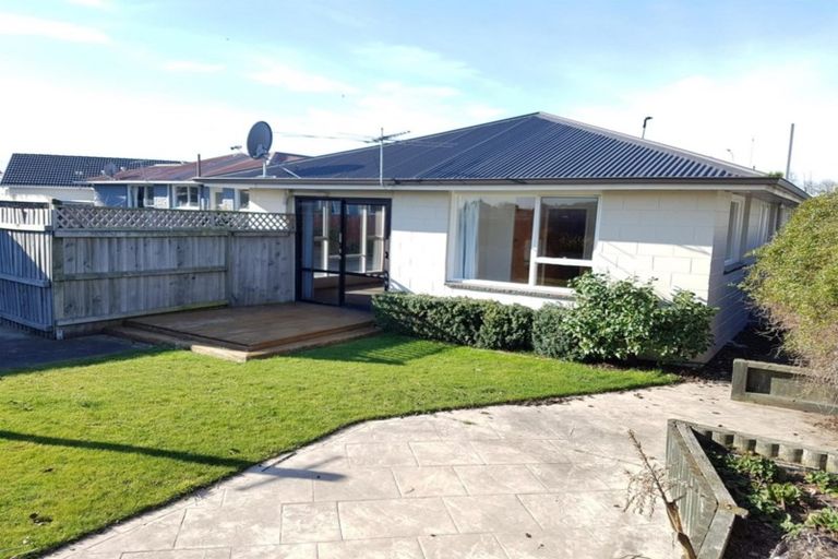 Photo of property in 2/31 Lamorna Road, Parklands, Christchurch, 8083