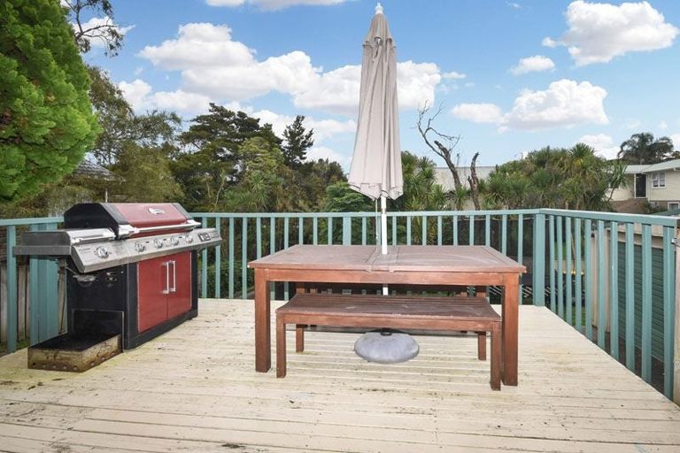 Photo of property in 2/18 Evans Road, Glen Eden, Auckland, 0602