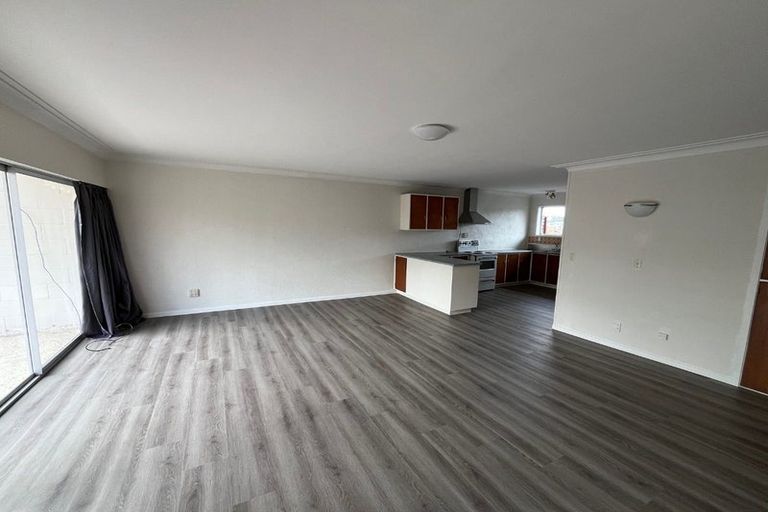 Photo of property in 3/8 Pamela Place, New Lynn, Auckland, 0600