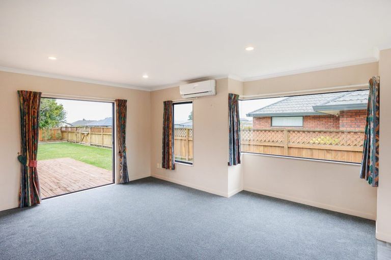 Photo of property in 27 Parnell Heights Drive, Kelvin Grove, Palmerston North, 4414