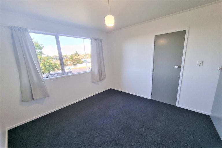 Photo of property in 75 Solar Road, Glen Eden, Auckland, 0602