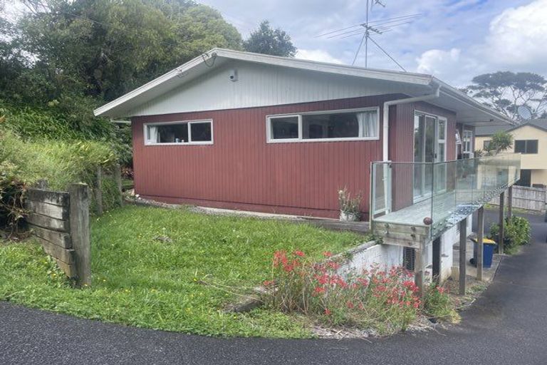 Photo of property in 11 Coroglen Avenue, Birkenhead, Auckland, 0626