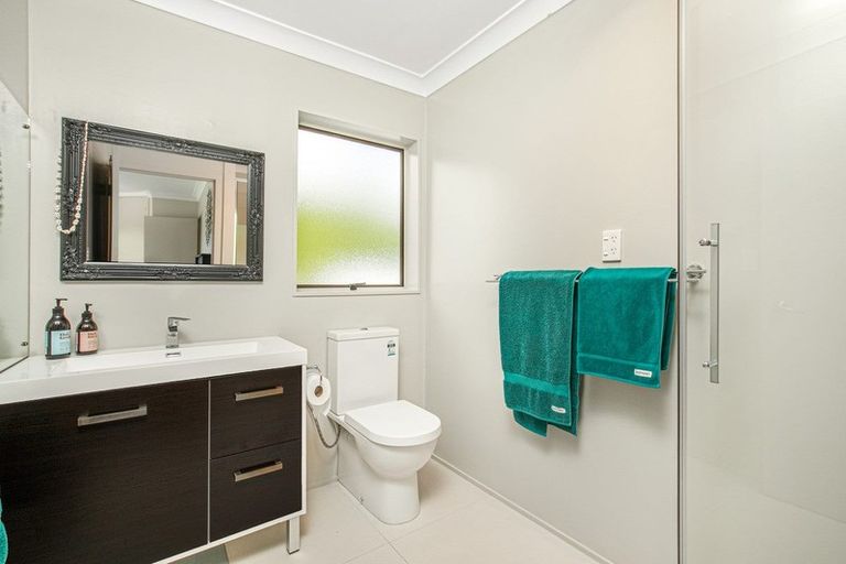 Photo of property in 29 Jean Place, Stanmore Bay, Whangaparaoa, 0932