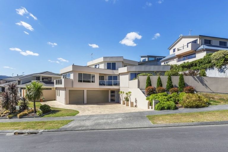 Photo of property in 30 The Masthead, Whitby, Porirua, 5024