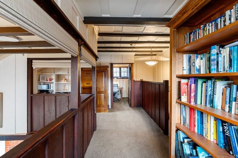 Photo of property in 23 Saint Michaels Crescent, Kelburn, Wellington, 6012