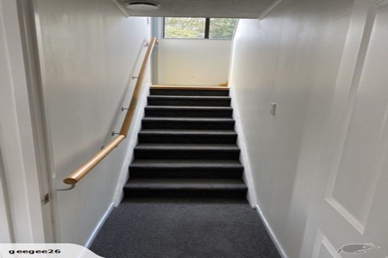 Photo of property in 72a Borich Road, Sunnyvale, Auckland, 0612
