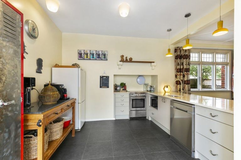 Photo of property in 181 The Parade, Island Bay, Wellington, 6023