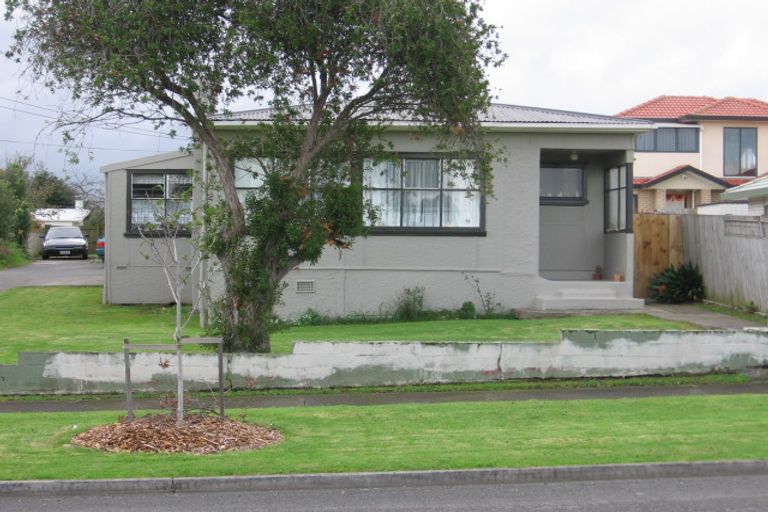 Photo of property in 14 Atkinson Avenue, Papatoetoe, Auckland, 2025