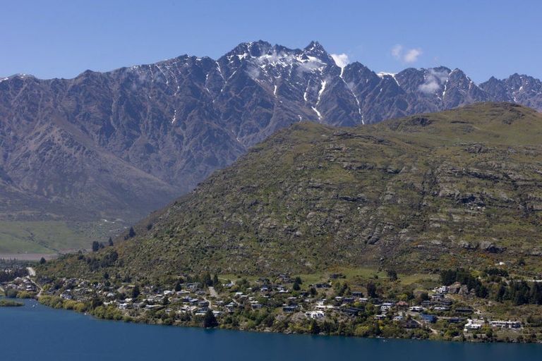Photo of property in 24 Stone Ridge Place, Queenstown, 9300