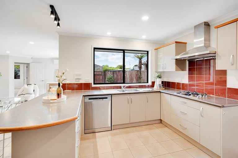 Photo of property in 10 Wiltshire Drive, Huntington, Hamilton, 3210