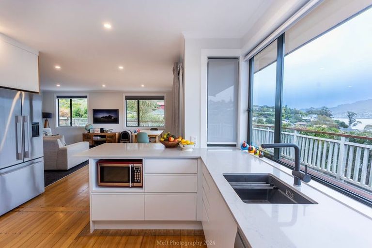 Photo of property in 18 Greenacres Street, Macandrew Bay, Dunedin, 9014