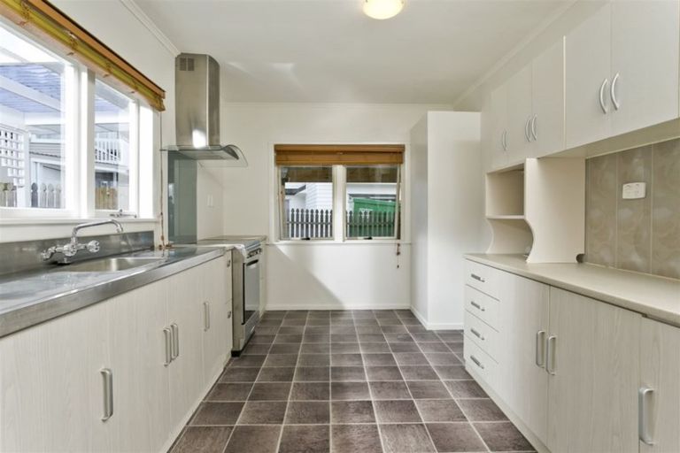 Photo of property in 89 Stanley Road, Glenfield, Auckland, 0629
